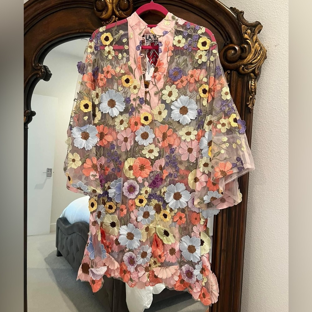 La Vie Style House Floral appliqué caftan minidress